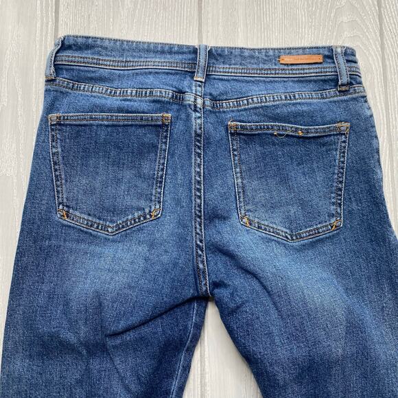 Pilcro Anthropologie Blue Denim Boho Embroidered Hem Crop Jeans Size 27 - Picture 10 of 12